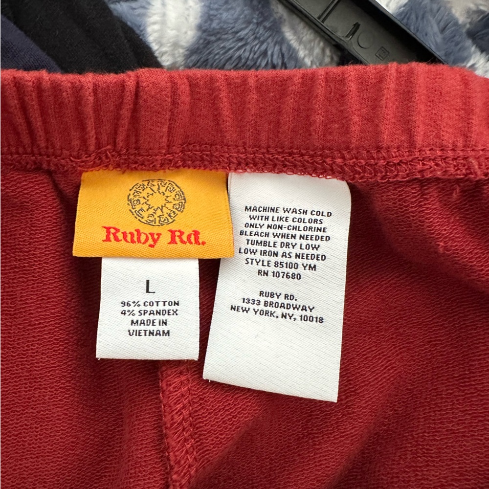 Ruby Rd. knit pants.  Large - Picture 6 of 6